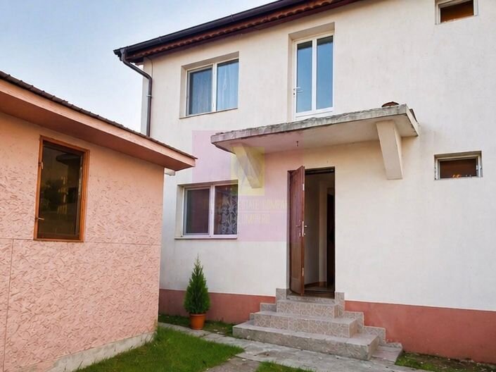 GIURGIU - SE VINDE CASA (5 CAM) COM. ROATA DE JOS